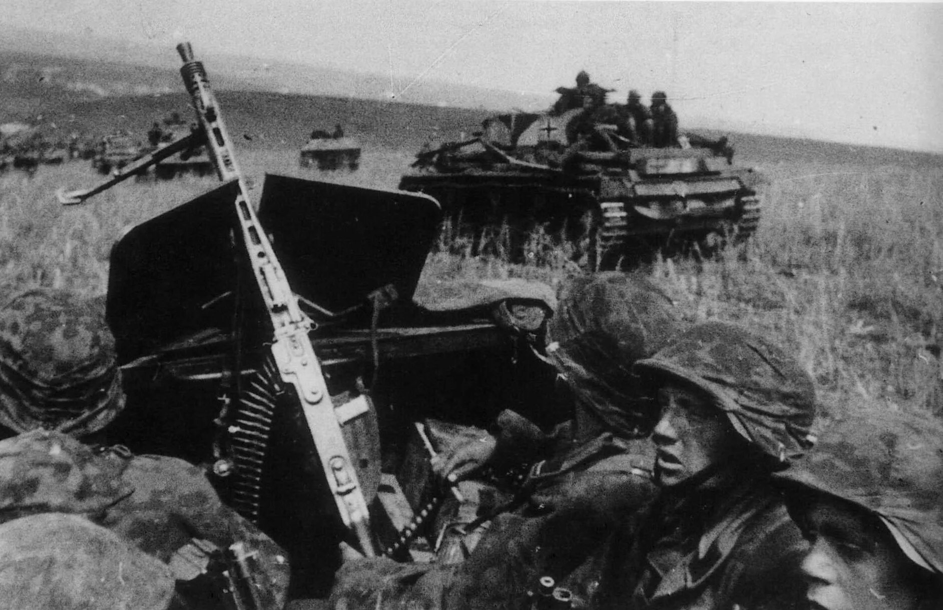 Дивизия райх. Дивизия дас райх на курской дуге. войска сс дас райх. 2-я танковая дивизия сс «райх». солдаты дивизии сс дас райх.
