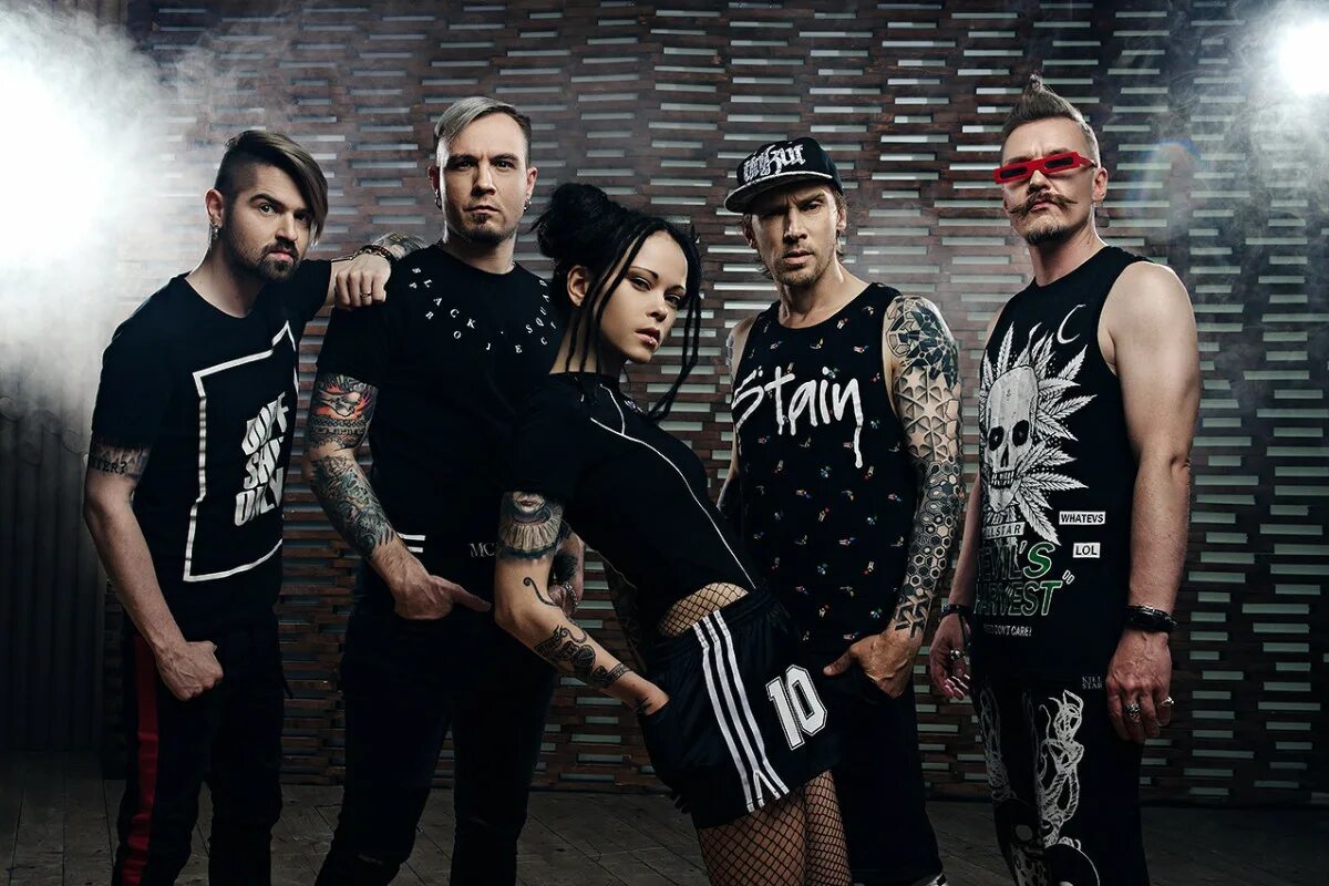 Р 200 группа. 200 по встречной группа панк. Р 200 группа. 200 по встречной группа эмо. Lascala группа фото.