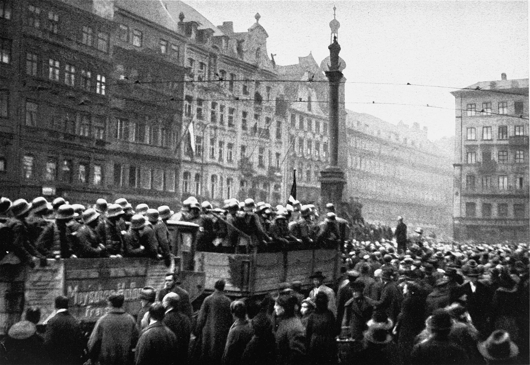 Что такое пивной путч. Пивной путч в мюнхене 1923. адольф гитлер пивной путч. пивной путч в германии в 1923. гитлер пивной путч 1924.