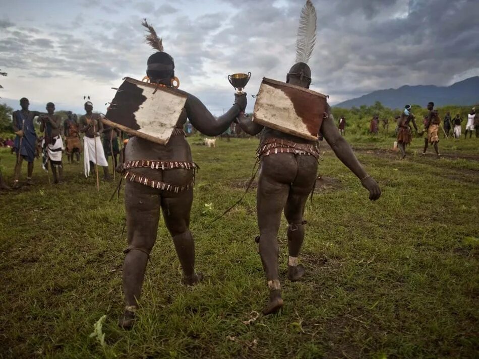 Племя боди в Эфиопии мужчины. Мужские племена