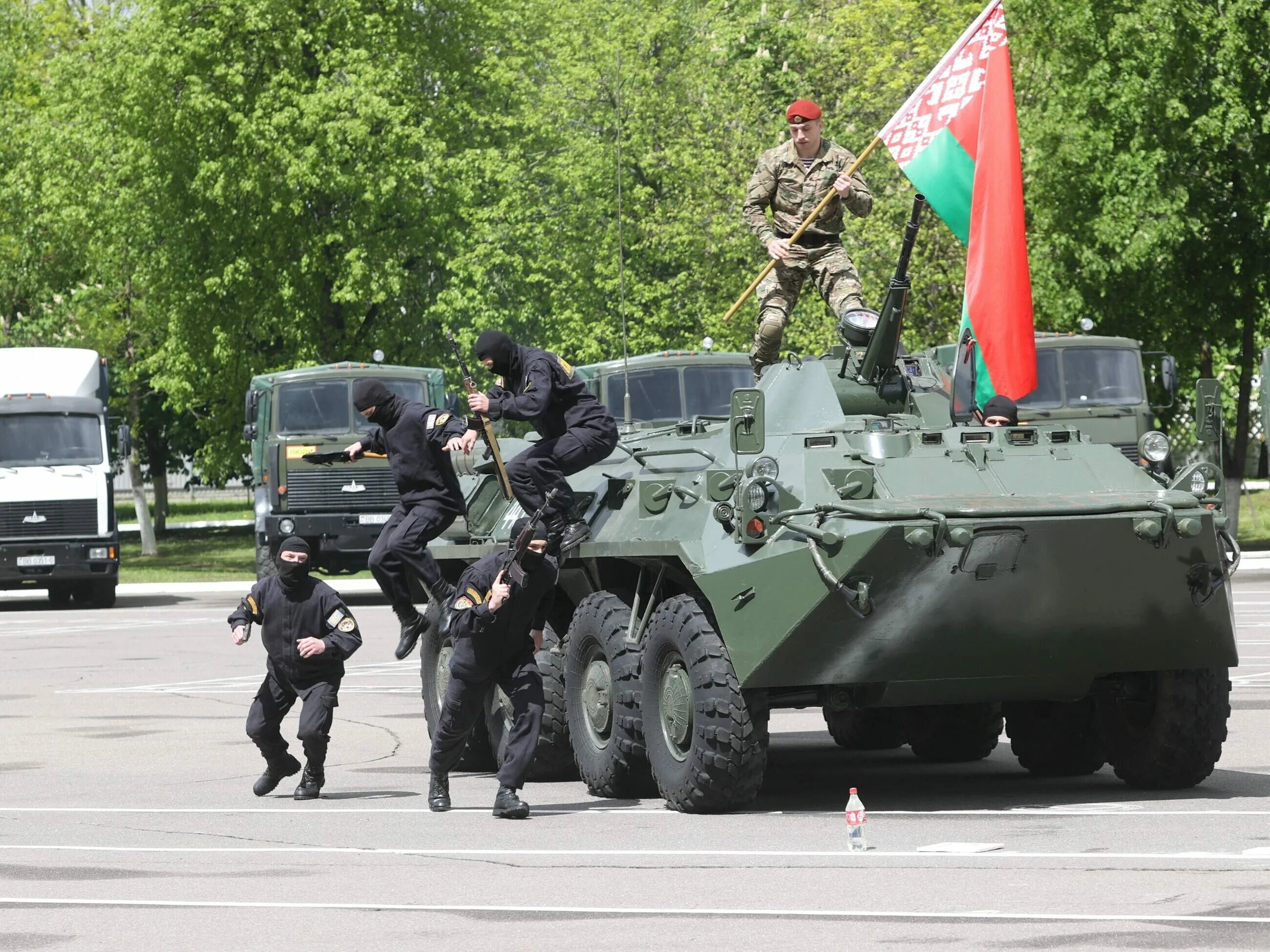 Белоруссия провела операцию. Белорусские войска. Белорусские военные. Белорусские учения. Российские войска в Белоруссии.