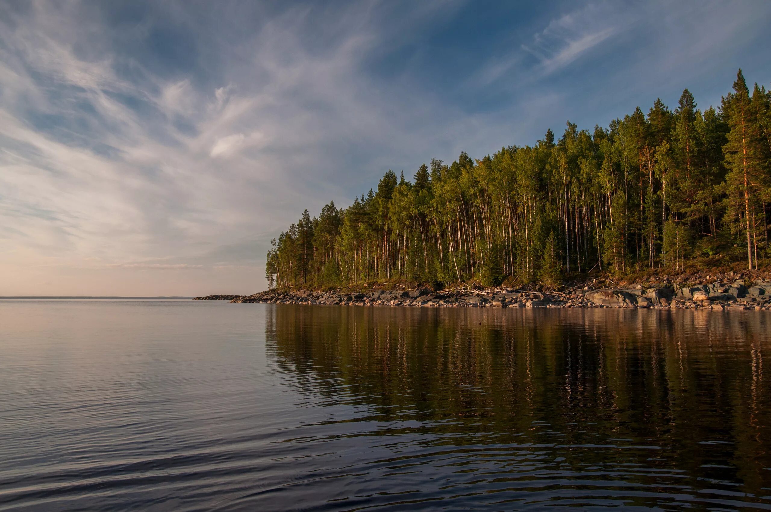 Онежское озеро старое. Озеро Сегозеро Карелия. Сегозерское водохранилище Карелия. Озеро чогореро Карелия. Карелия Сегежа озеро.