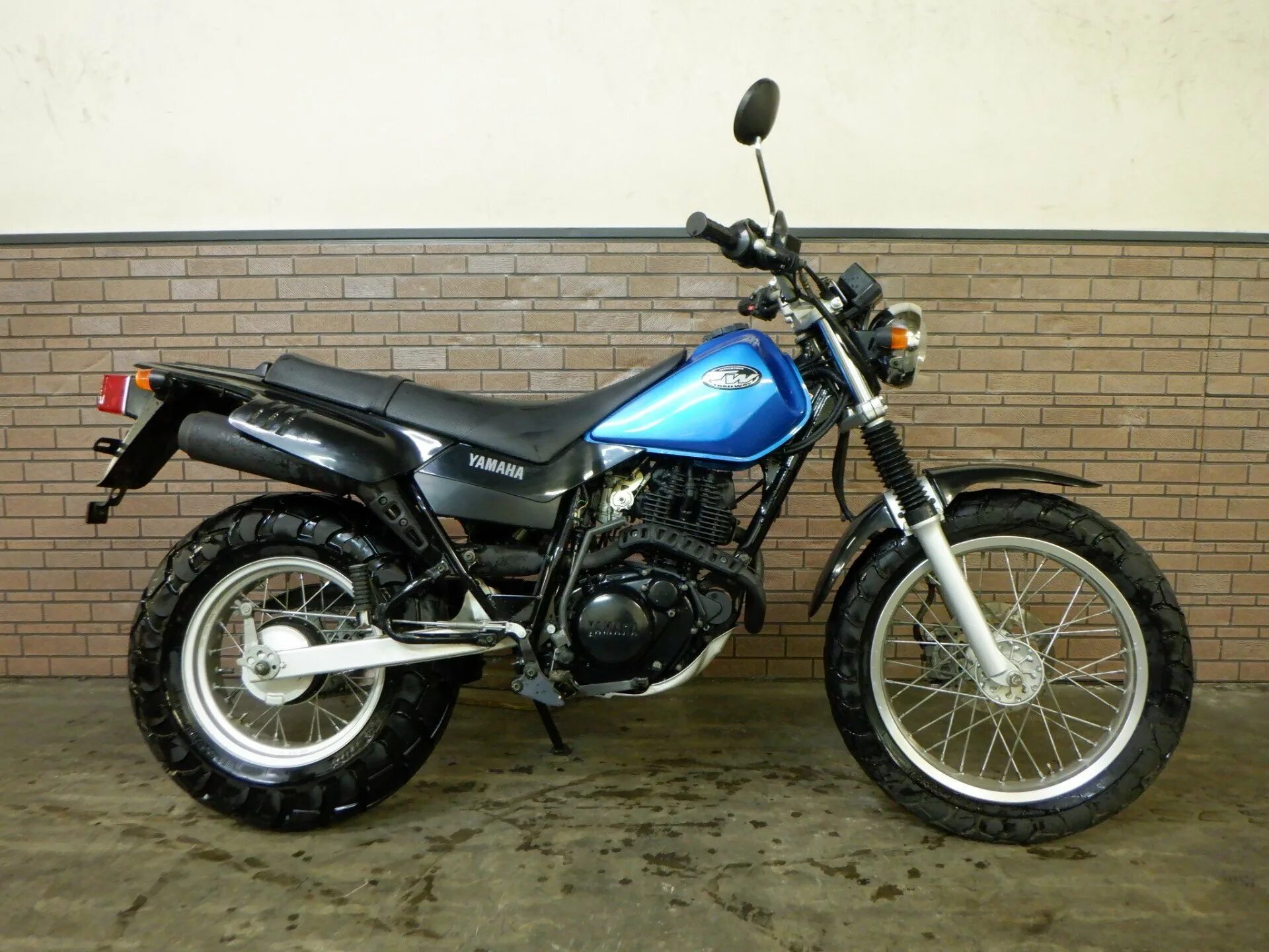 Yamaha купить б у. Yamaha tw200. Ямаха ТВ 200. Yamaha tw200 2005. Мотоцикл Ямаха ТВ 200.