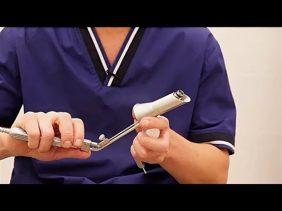 Лигирование геморроя кольцами. Легирование кольцами. Проктолог лигирование. Лигирование латексными кольцами наружных узлов. Лигирование геморроидальных узлов латекс-кольцом.