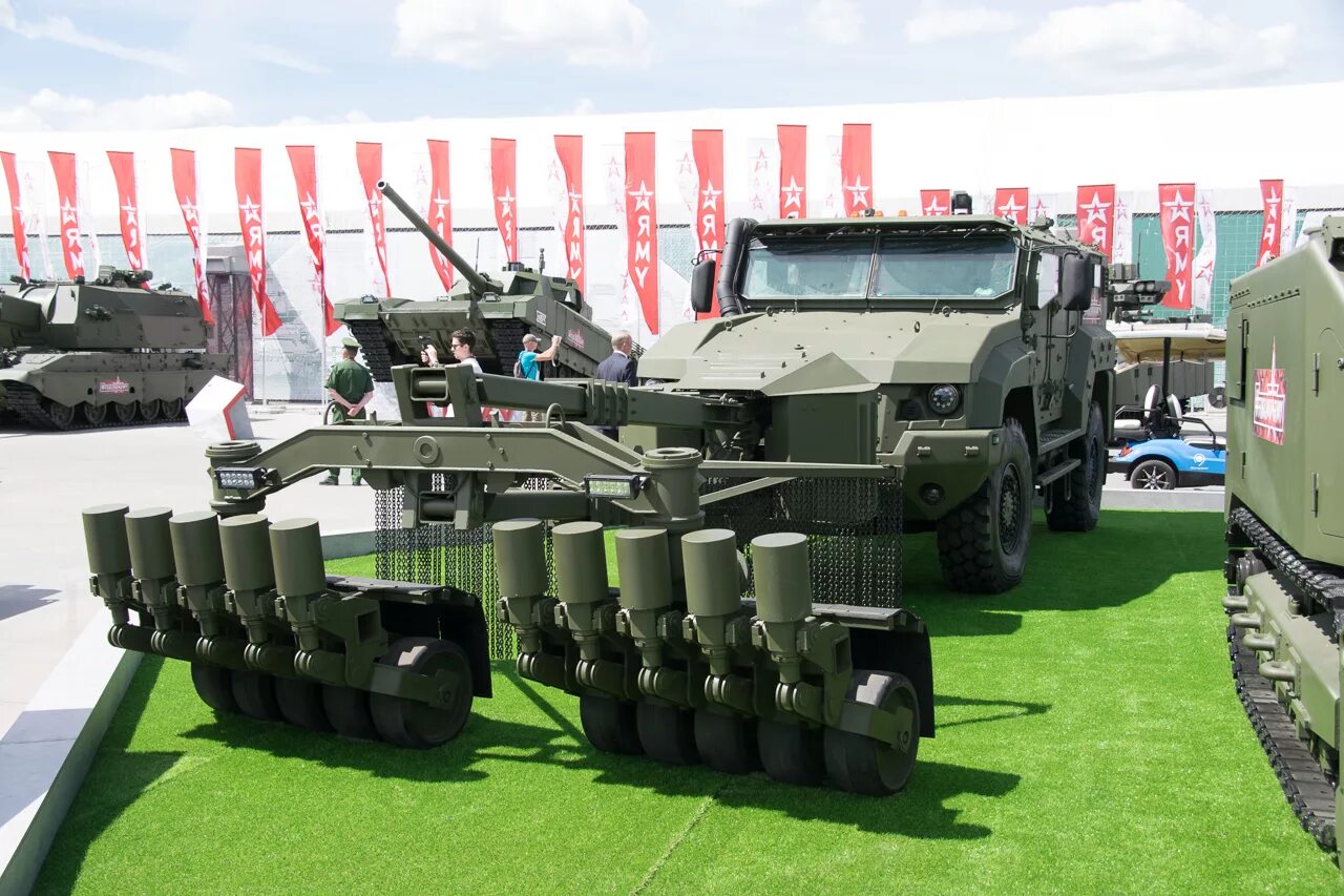 новые технологии военно промышленного комплекса. оборонно-промышленный комплекс. новые технологии военно промышленного комплекса. робототехнический комплекс уран-9. военный завод.