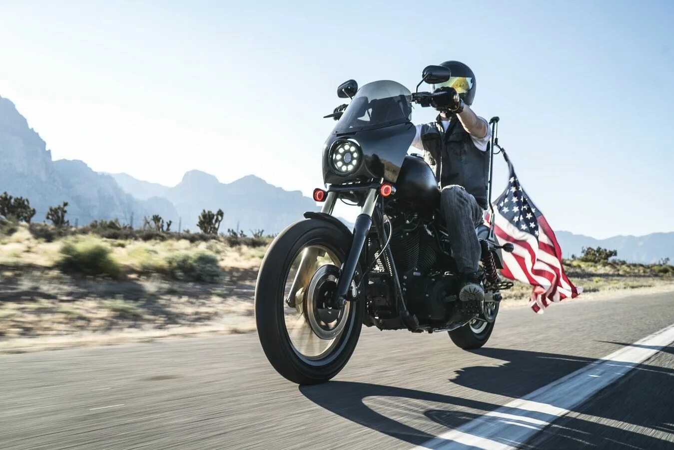It be a motorbike. Мотопутешествия на мотоцикле. Одноколесный скутер. Bmw gs 1200 adventure. Harley davidson спортивный.