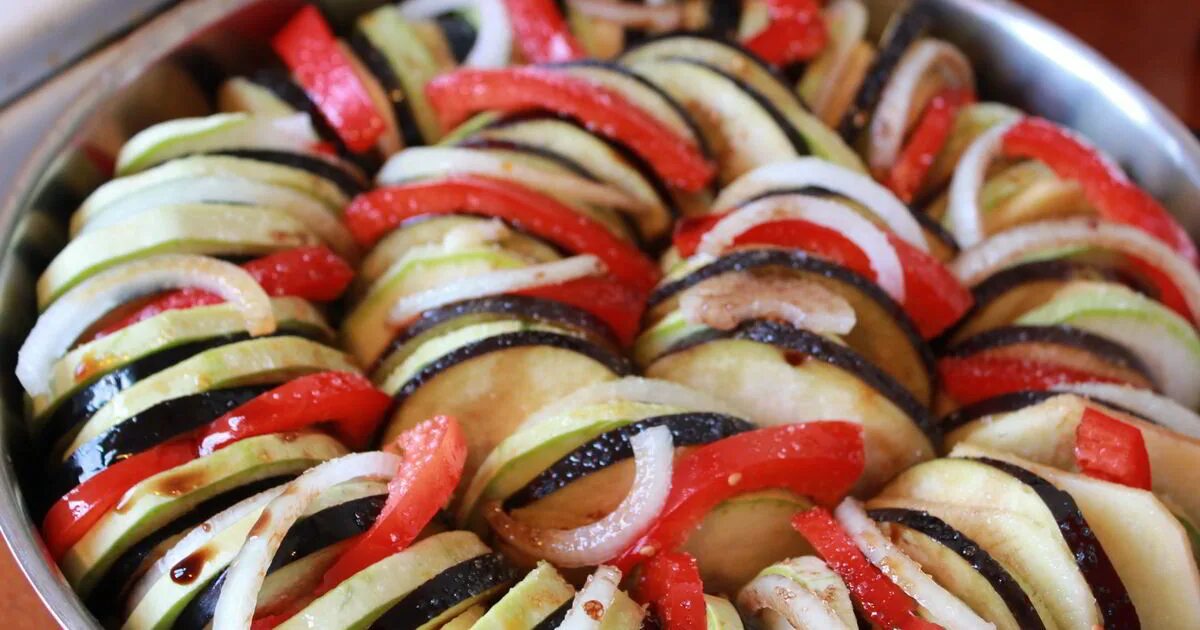 Прованский рататуй. Рататуй из овощей. Рататуй на сковороде. Рецепт рататуя домашнего. Рататуй.