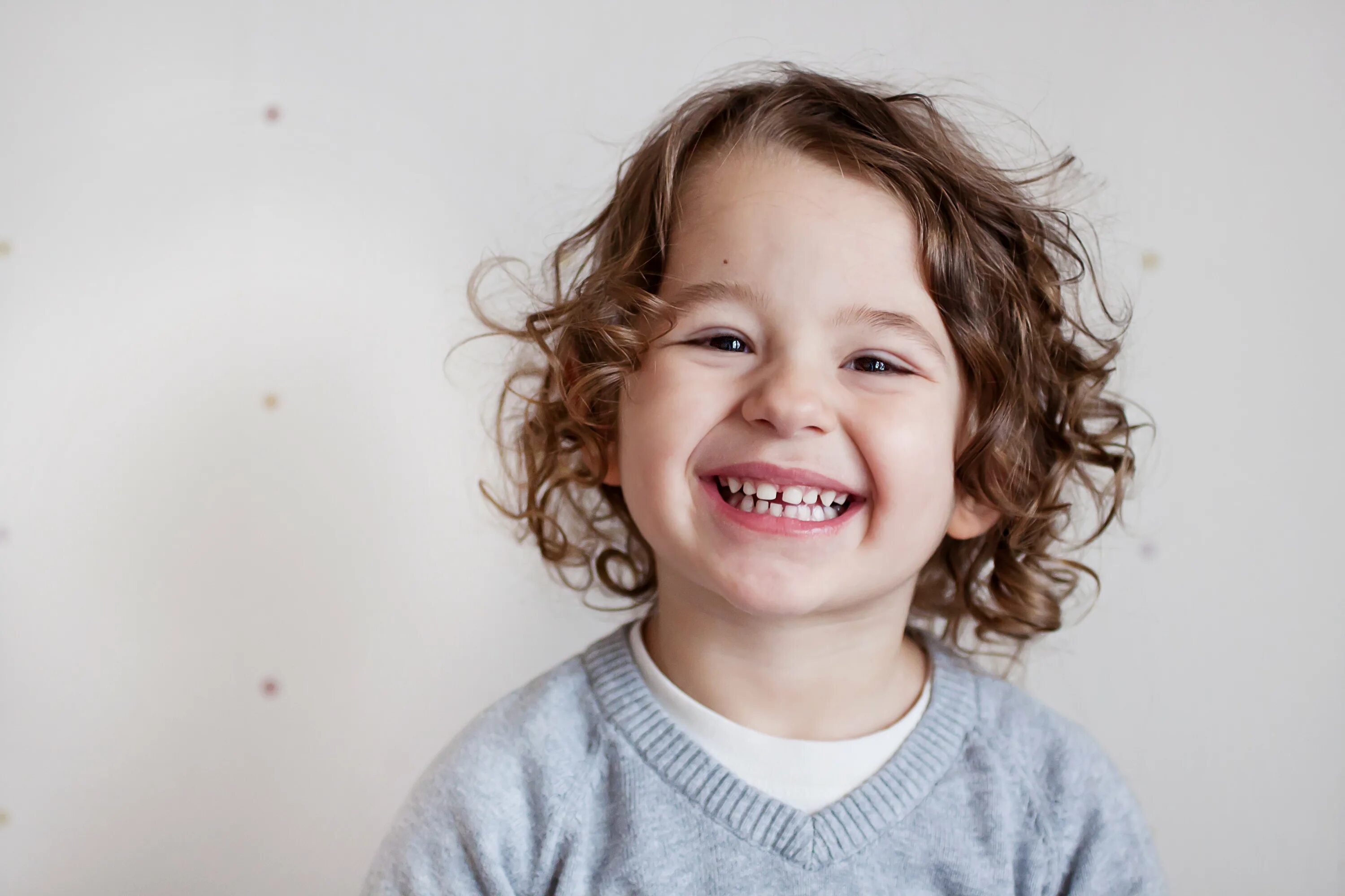 Smiling child. Улыбка ребенка. Ребенок улыбается. Радостное лицо ребенка. Мальчик улыбается.