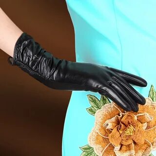 Зимние длинные перчатки