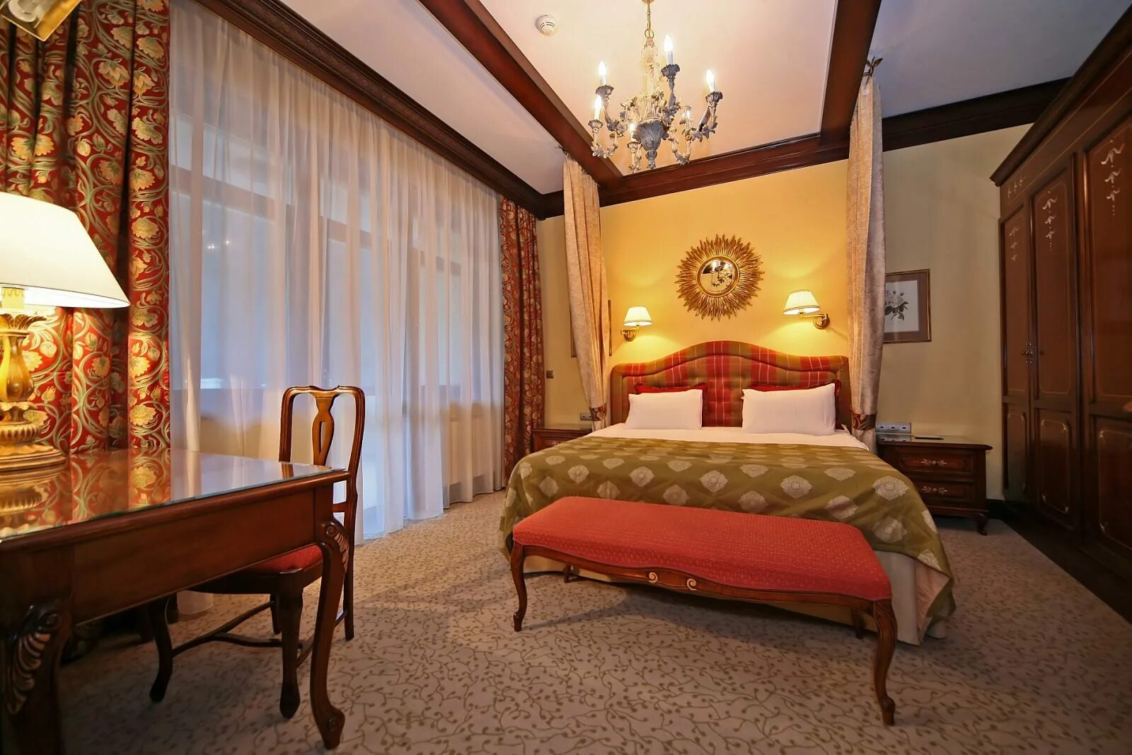 Belmond grand hotel europe 5*. Гранд отель поляна панорамный люкс. Гк гранд отель поляна. Делюкс кинг с балконом гранд отель поляна. Делюкс кинг с балконом гранд отель поляна.