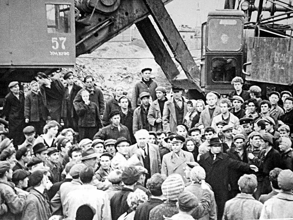 Красноярск 1963. Гагарин на строительстве красноярской гэс. Авиадом красноярск вавилова. Красноярская гэс год постройки. Старый бердск.