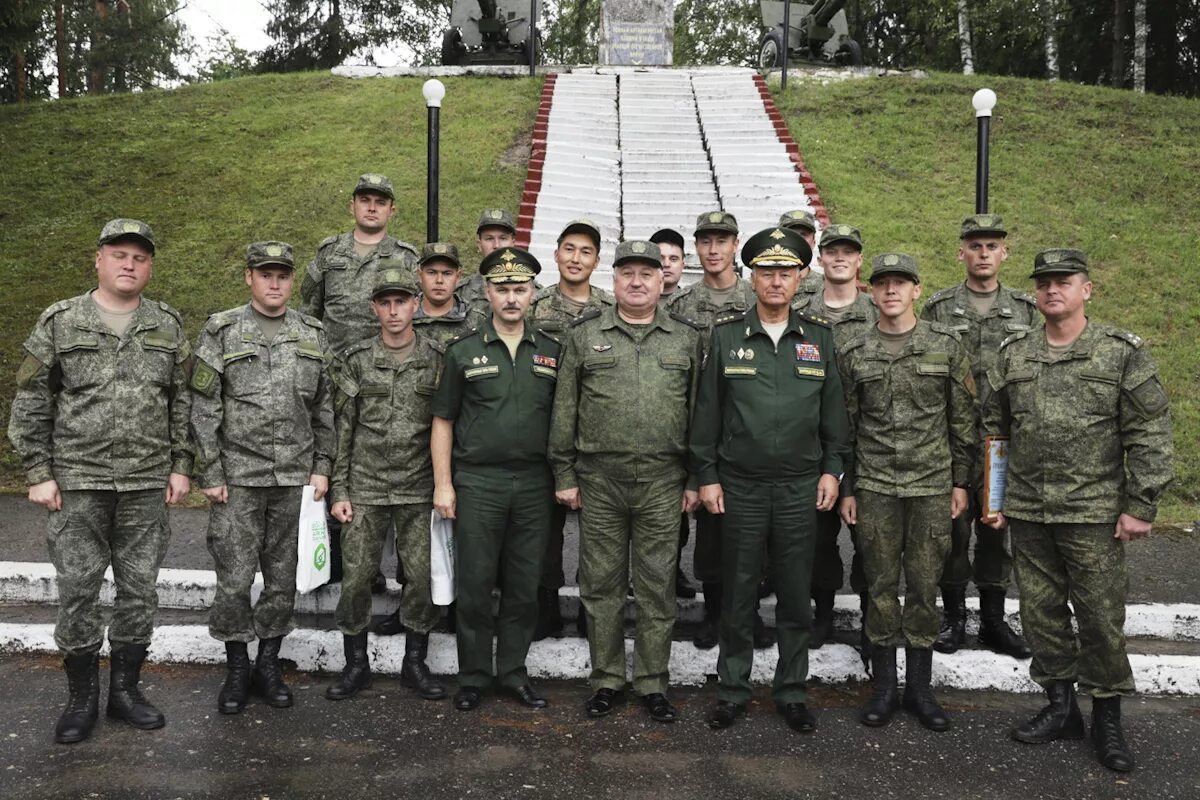 Войска в городе луга. Г Луга МВАА. База ОУП МВАА Г Луга. Михайловская Военная Артиллерийская Академия Луга. Михайловская Военная Артиллерийская Академия полигон.