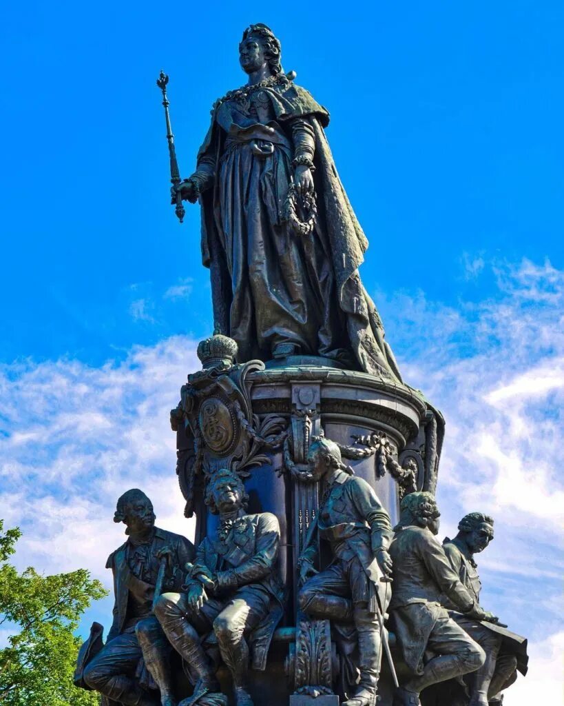 Памятник создан по заказу екатерины ii. Памятник екатерине 2 в санкт петербурге. памятник екатерине 2 микешина. памятник екатерине 2 в санкт-петербурге микешин. памятник екатерине ii в санкт-петербурге 1873 микешин.