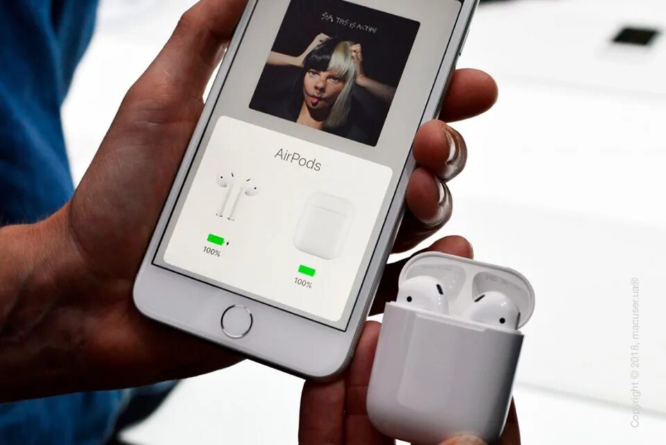 Airpods подключаются к айфону. Айрподсы айфон. Подключить наушники к айфону. Не подключаются беспроводные наушники к айфону. Айфон 6 с наушниками беспроводные.