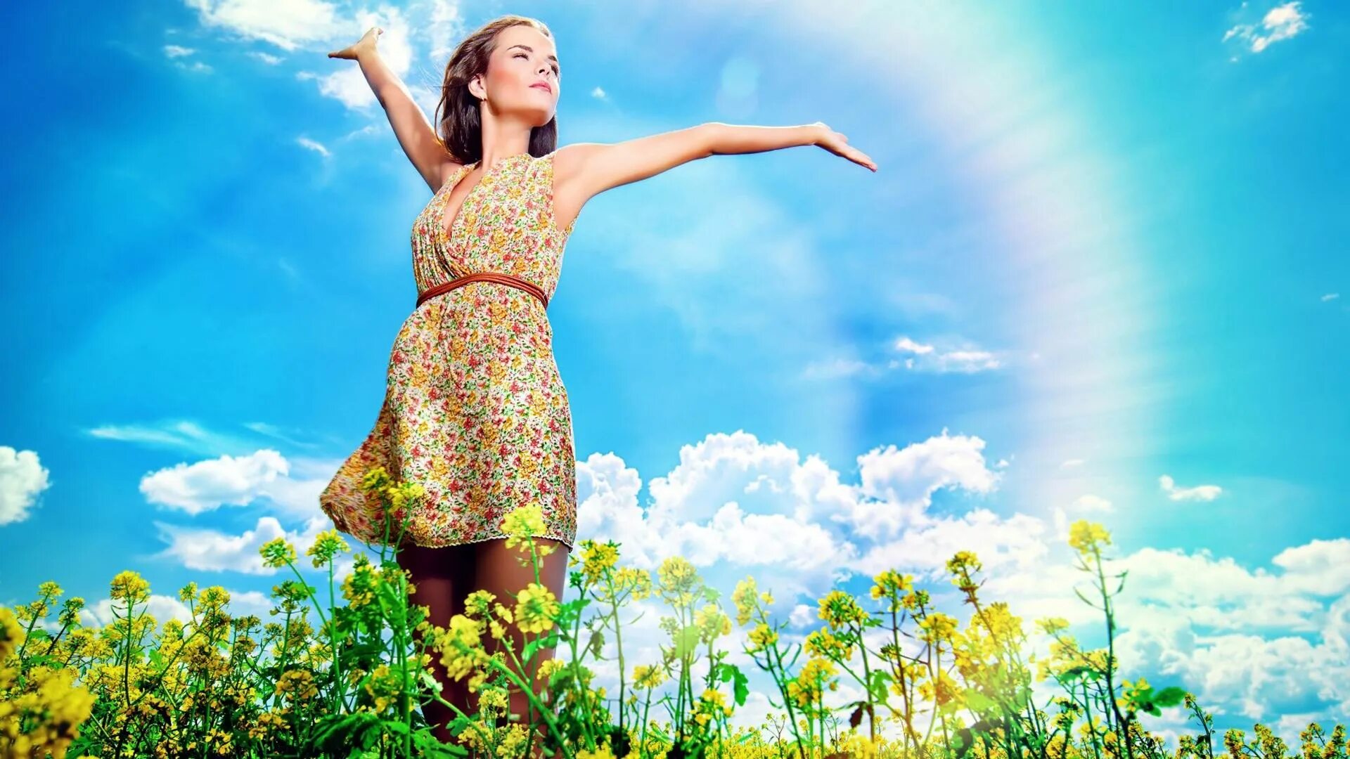 Позитивные картинки. Счастливая женщина. Девушка на позитиве. Девушка на позитиве. Как быть счастливым.