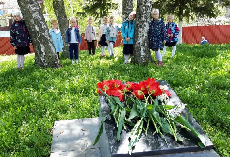 Михайловск выборы. Город Михайловск ВОВ. Г.Михайловск Ставропольский край похороны солдат. Ставропольский край г Михайловск похороны. Ставропольский край Михайловск открытие памятника.