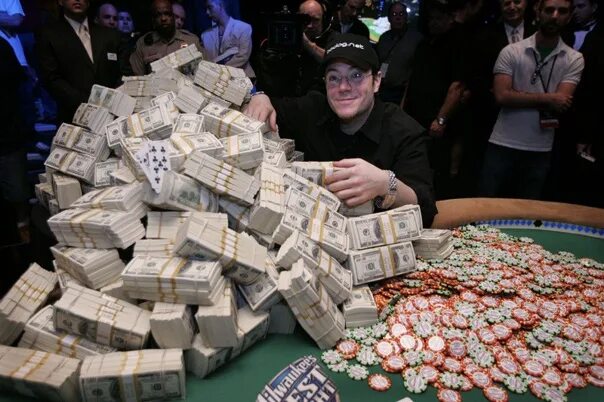 12 млн результатов. Крупный выигрыш. Очень много денег. Много бабла. Самый крупный выигрыш в Покер.