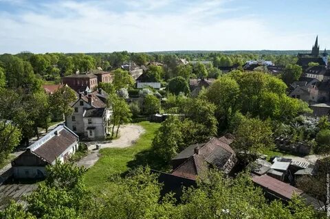 Через городок