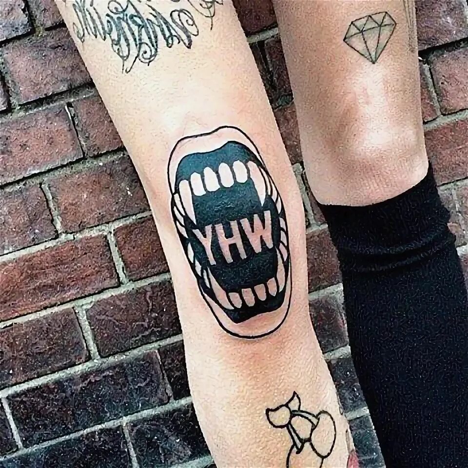 Тату челюсти на колене значение. Тату на колено мужские. эскизы тату на колено. татуировки на коленях. эскизы тату на колено мужские.