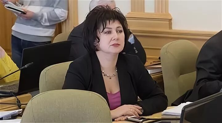 4 депутата