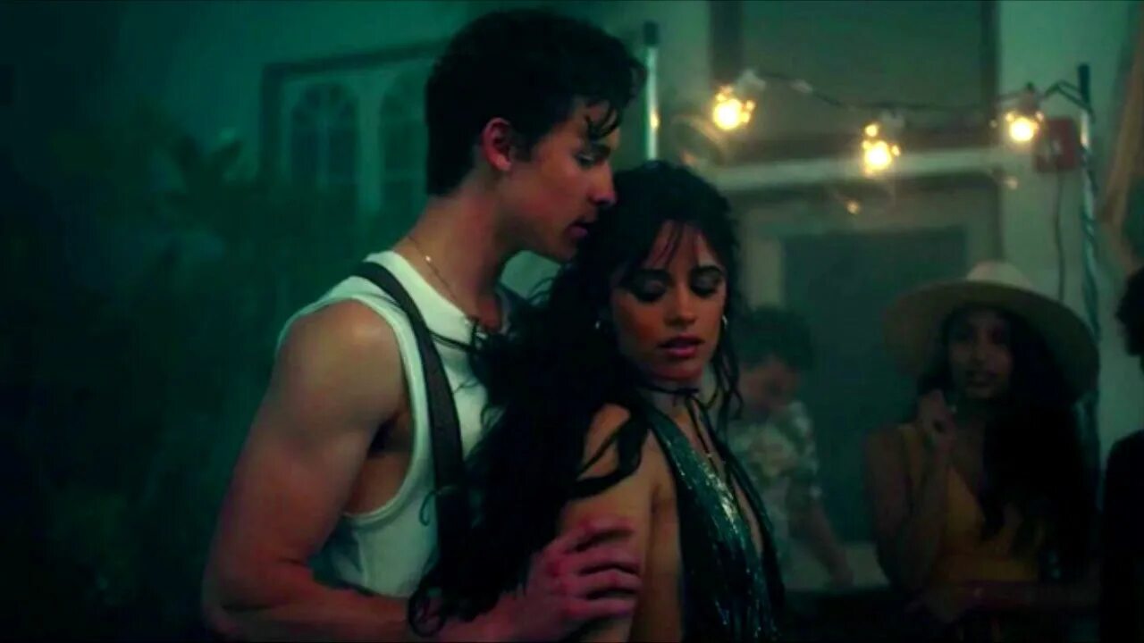 Señorita шон мендес камила кабельо. Камила кабельо señorita. Песня senorita camila cabello. Camila cabello сеньорита. Песня senorita camila cabello.