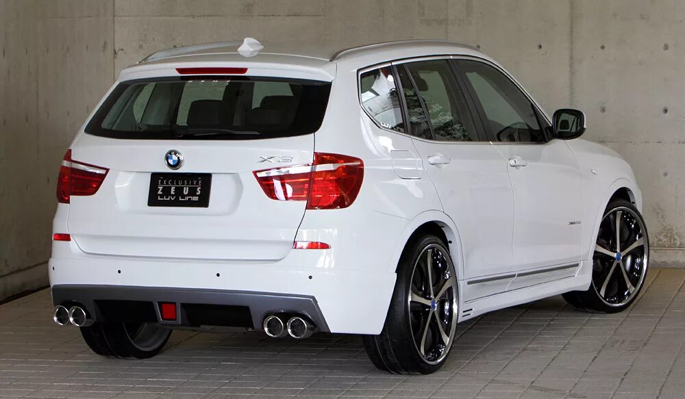 Бмв х3 фонарь. BMW x3 f25 body Kit. BMW x3 f25 Tuning. BMW x3 f25 обвес. BMW x3 f25 белый.