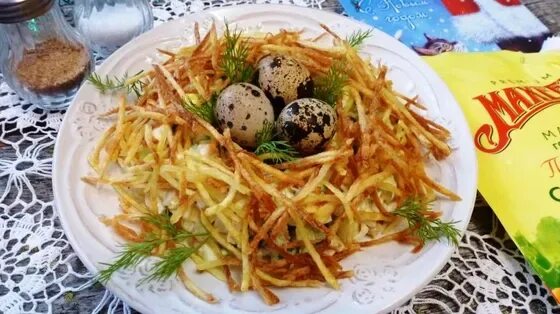 Готовим салат "Гнездо Глухаря" с копчёной курочкой. Простое меню Дзен