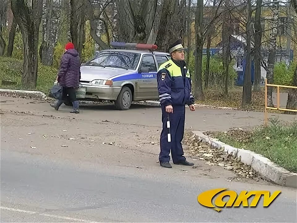 Сергей Доронин поздравил кирово-чепецких полицейских с 80-летием Госавтоинспекци