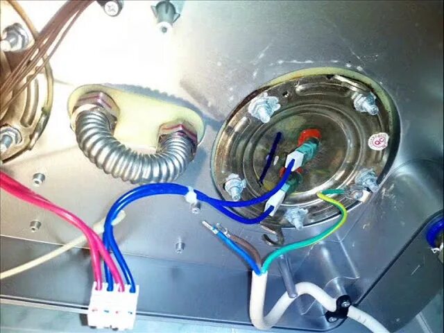 Водонагреватель термекс 80 сработало узо. Срабатывает на бойлере. Срабатывает на бойлере. Термостат водонагревателя термекс 80. Водонагреватель термекс 80 сработало узо.