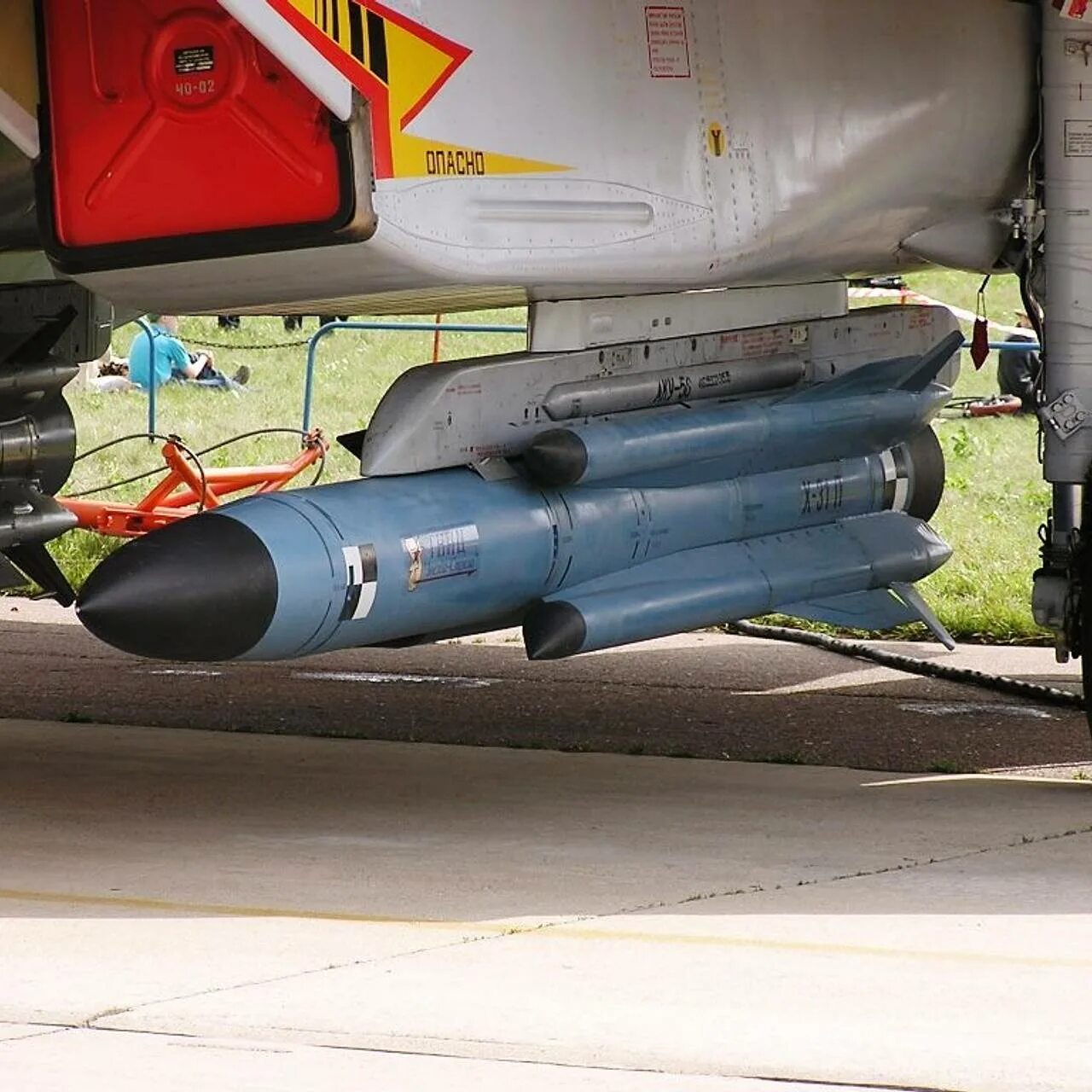 Противорадиолокационная ракета х-31п. Противорадиолокационная ракета х-31п. Х-31пм авиационная ракета. Противорадиолокационная ракета х-31п. Ракета х-31ад противокорабельная.