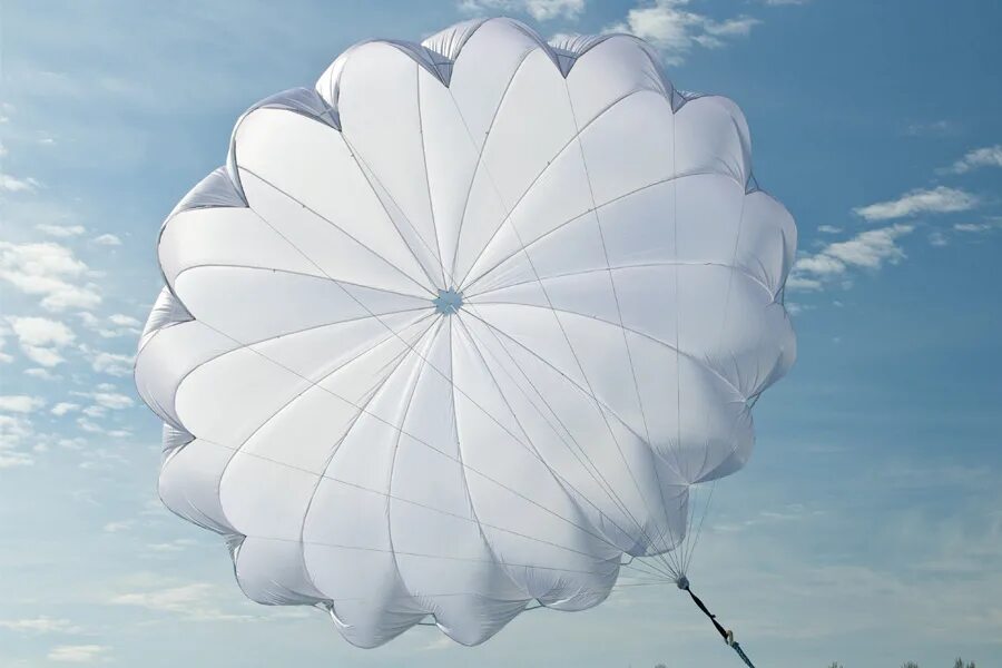 Спасательные парашюты. Белый парашют. Запасной парашют. Запасной парашют для параплана. Парашютист белый.