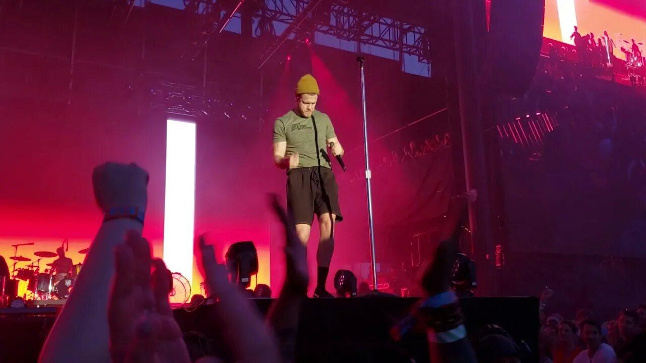Imagine dragons amsterdam обложка. Imagine dragons radioactive. Imagine dragons world tour. Imagine dragons world tour 2023. Dragons amsterdam.