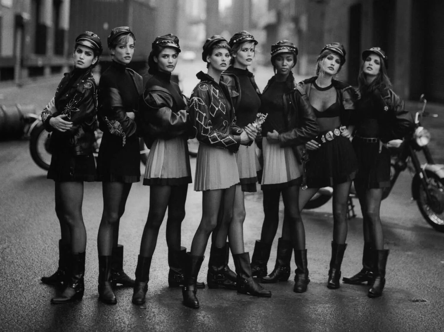 В начале 80 годов голландская. Питер Линдберг супермодели. Peter Lindbergh 1991. Девушки в стиле 80-х годов. Девушки 90 годов.