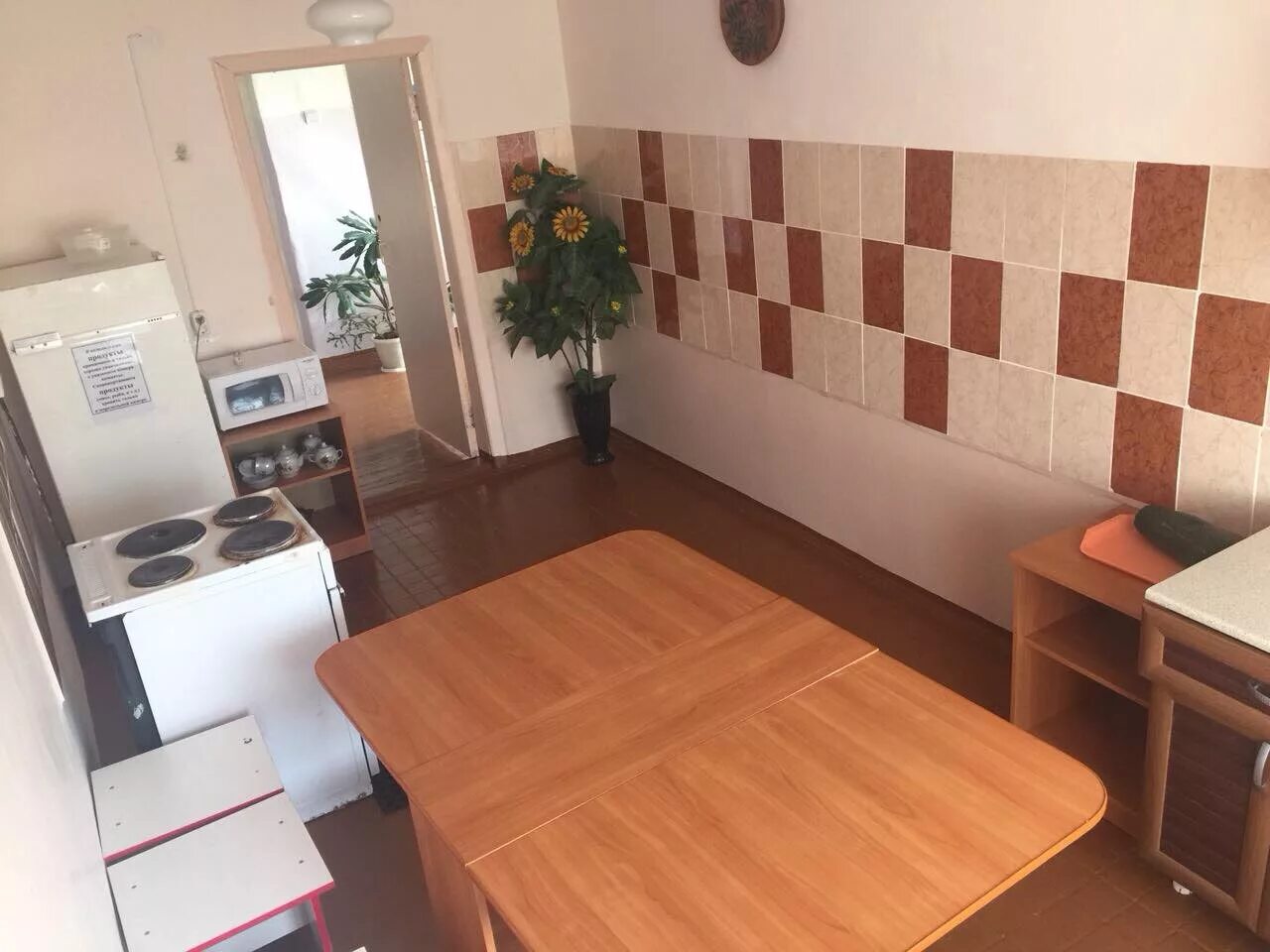 студенты в общежитии. комендантша в общежитии. общежитие на воронежской спбгэу. общежитие мфти комната. тверской химико-технологический колледж общежитие.