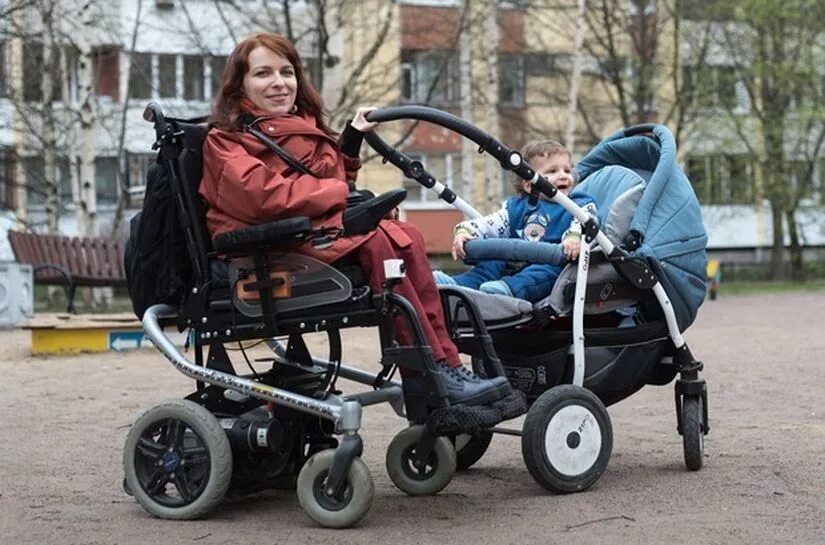 Амиотрофия Кугельберга-Веландера. Мама с коляской. Мама инвалид. Мать ребенка инвалида коляска. Мамой на коляске быть