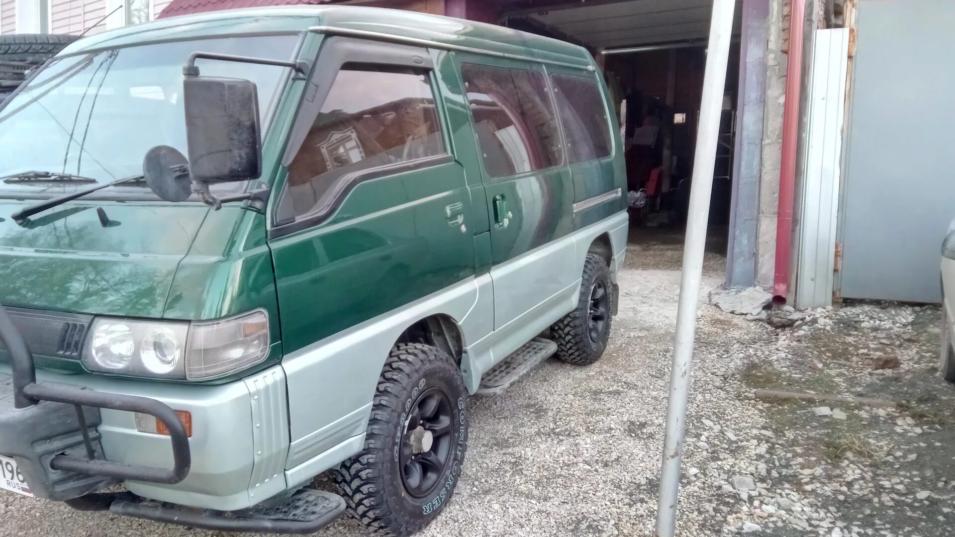 Купить митсубиси делику владивосток. Митсубиси Делика p35w. Mitsubishi Delica 1993. Mitsubishi Delica p35. Mitsubishi Delica p25w / p35w.