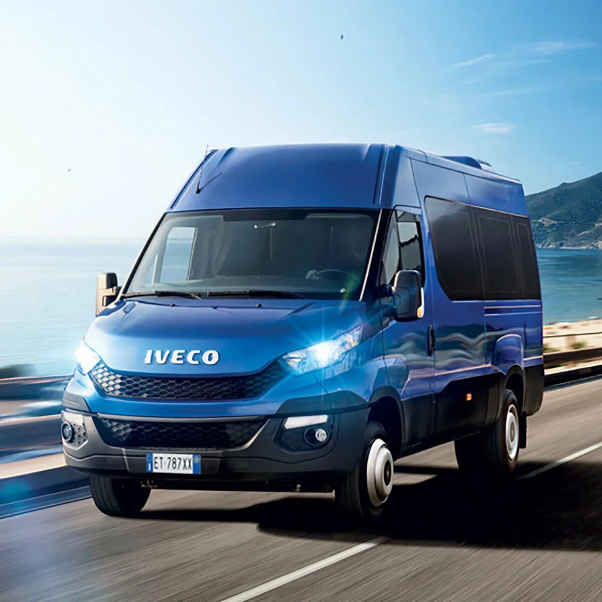 Iveco Daily. Ивеко бус. Iveco Daily 65c15 синий бус. Ивеко минивэн. Ивеко дейли 2019