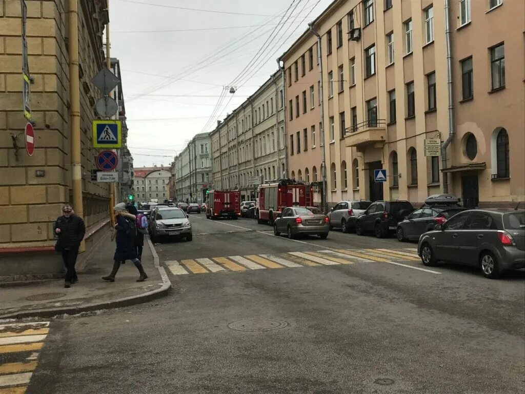 В петербурге ожидают. Республика санкт-петербург. центр питера улицы. март в петербурге. санкт-петербург сейчас.
