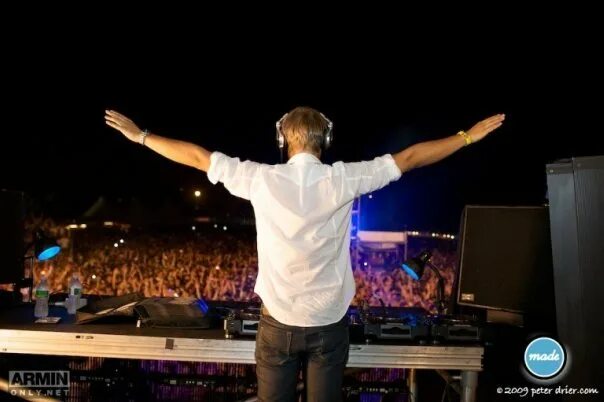 Armin 2008. Армин ван бюрен 2007. армин ван бюрен 2005. armin van buuren a state of trance. армин ван бюрен фото.