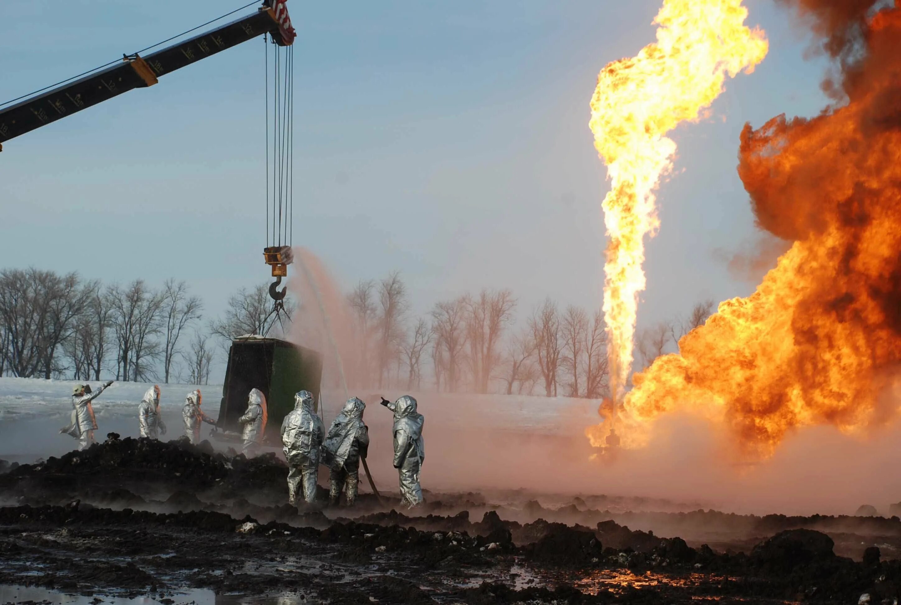 Аварии на нефтяных скважинах. Дым от лесных пожаров. Авария на магистральном газопроводе. Пожар в сша на нефтеперерабатывающем заводе. Пожар леса.