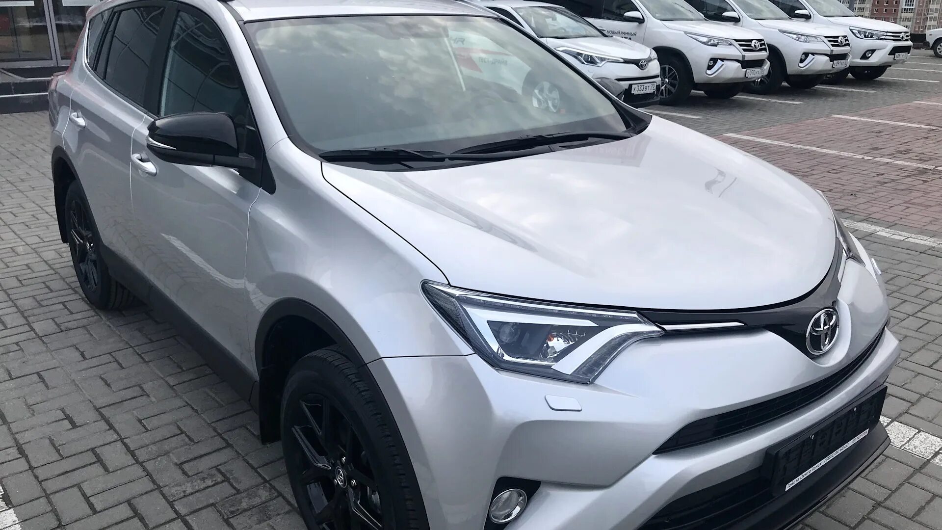 Toyota rav4 25th Anniversary. Rav4 25 Anniversary. Тойота рав 4 2018 25 Anniversary. Тойота рав 4 серая матовая.