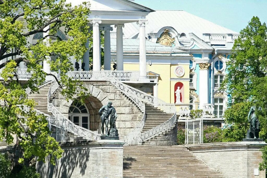 Царская галерея. Камеронова галерея в Царском селе лестница. Галерея колоннада Камерон. Екатерининский парк лестница Камероновой.