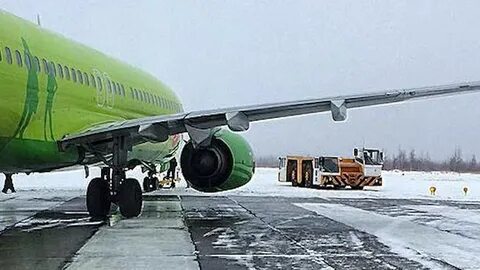 Москва новый уренгой самолет сколько летит