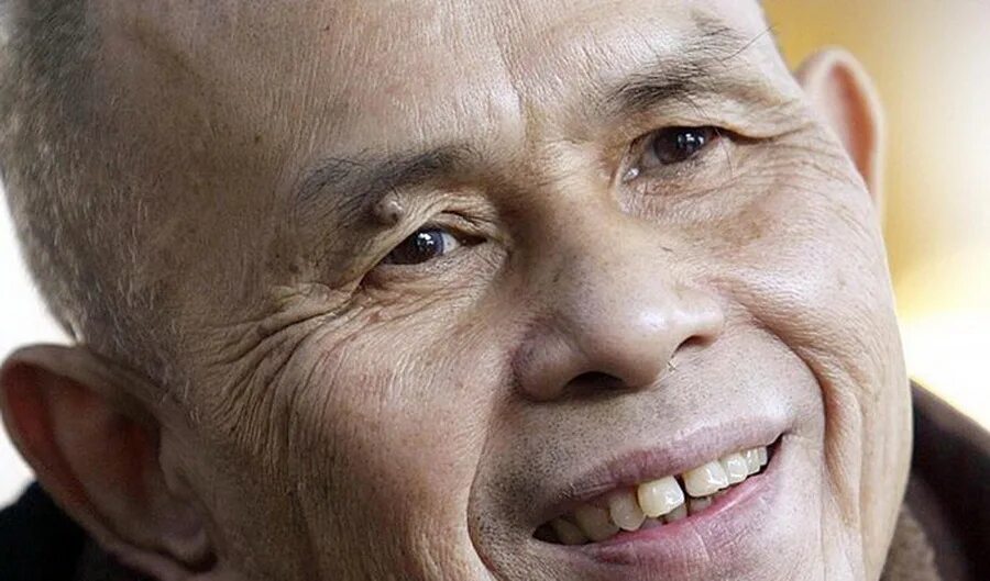 Нат хан. Тхить нят хань 2021. Нат хан. Тит нат хан цитаты. Монах вьетнамский тит нат хан.