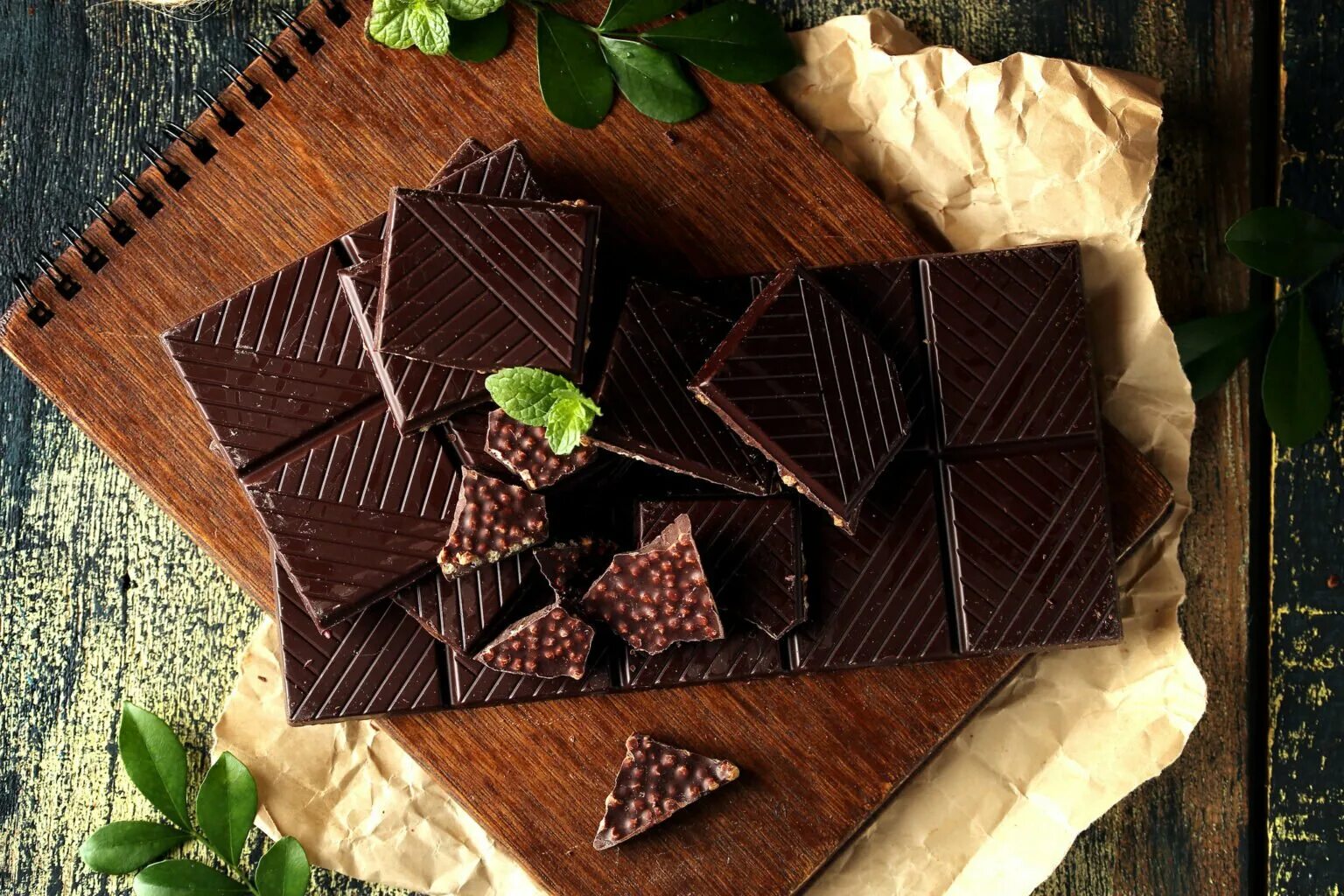 Плитка шоколада. Плиточный шоколад. Шоколад Горький. Шоколадная плитка.