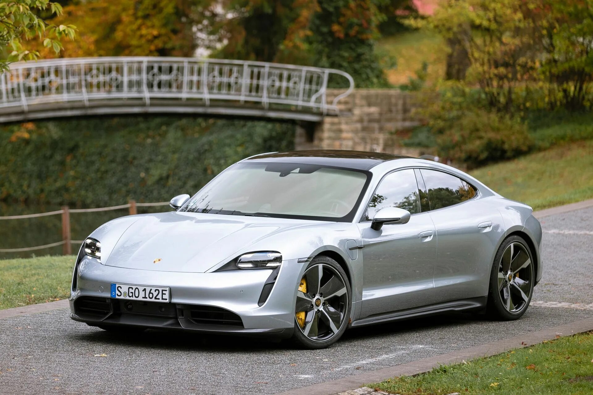 Taycan porsche характеристики. Taycan turbo s. Taycan turbo s. Porsche taycan turbo s. Porsche gts turbo.