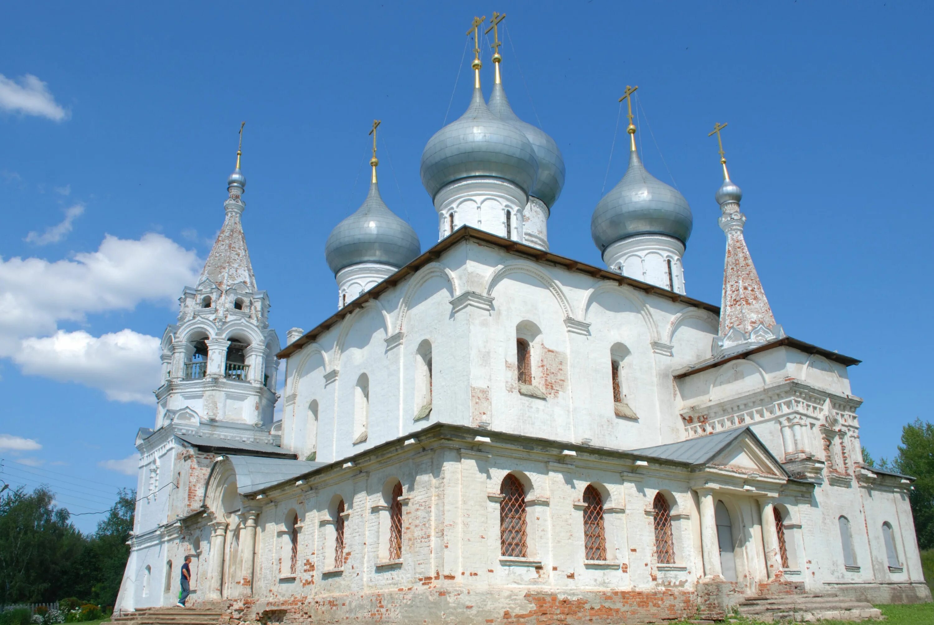 Тутаев церковь вениамина епископа романовского. Романовские храмы. Храм рождества христова пос романовка. Феодоровская церковь киров 1915. Романовские храмы.