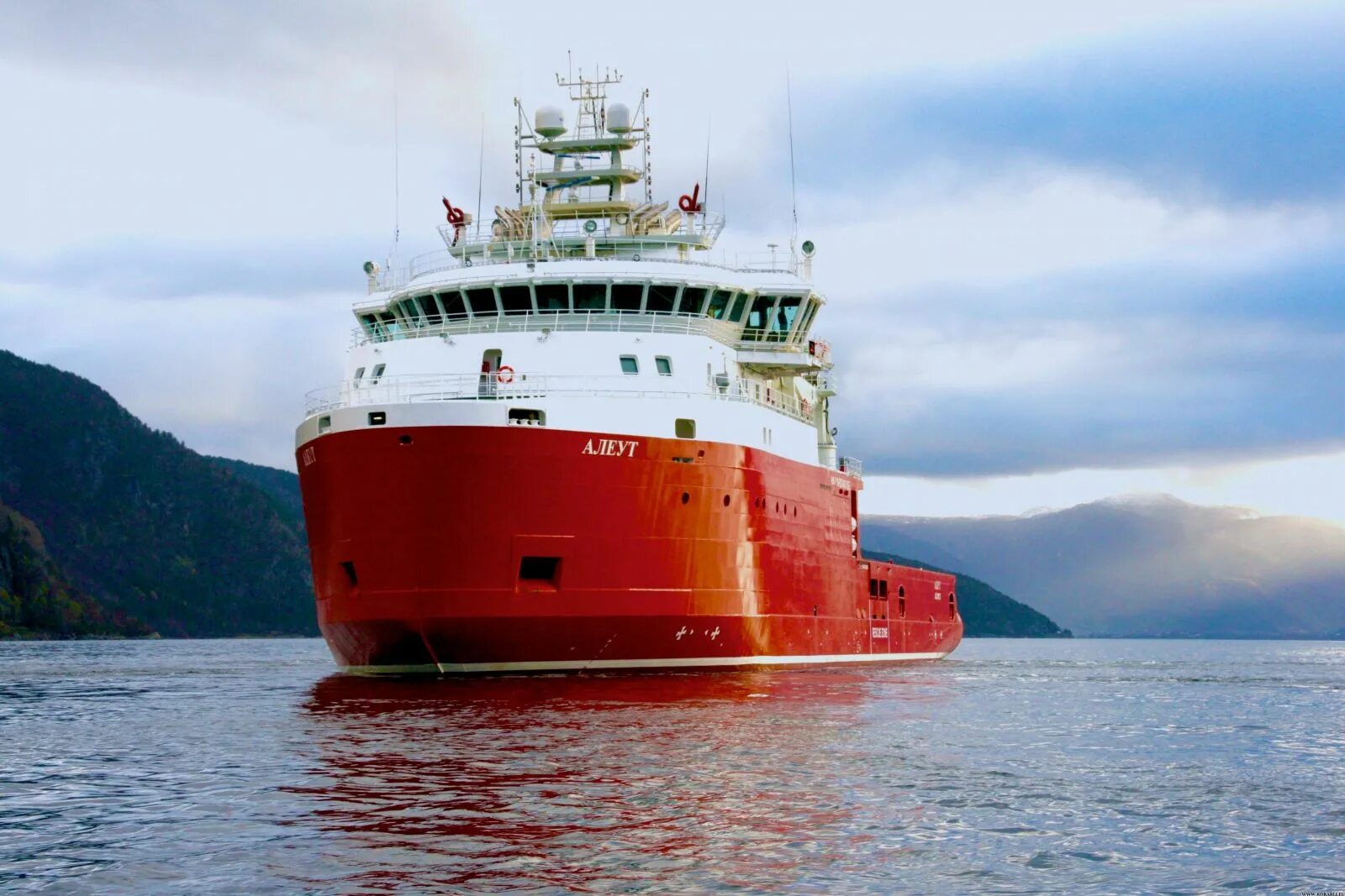 тбс алеут. судное место. морские суда. краболов арктур. краболовы сзрк.