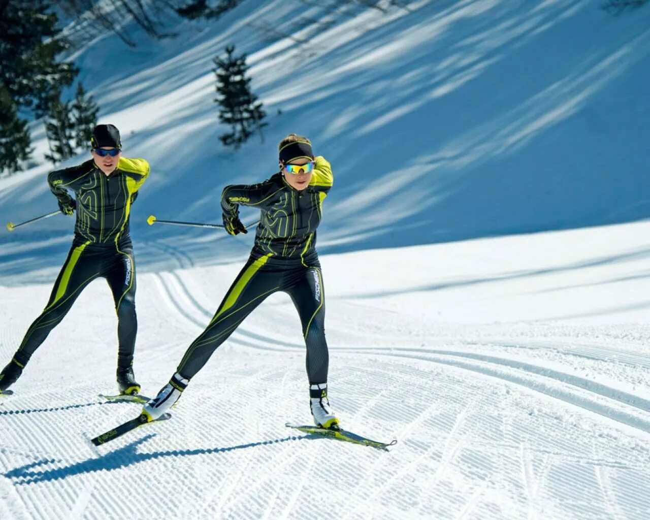 Running skiing
