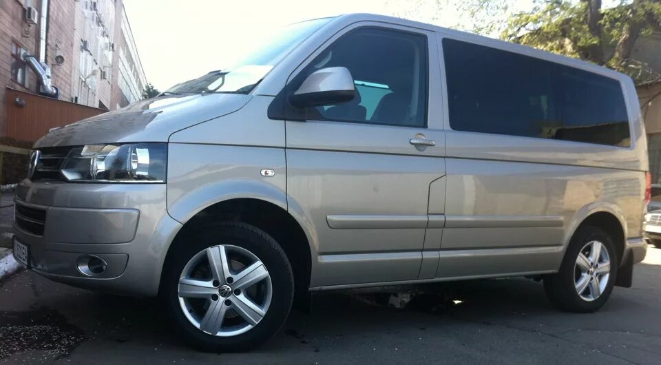 VW Caravelle r17. Фольксваген Каравелла r18. VW Transporter r17. T5 Транспортер 225 65 r17.